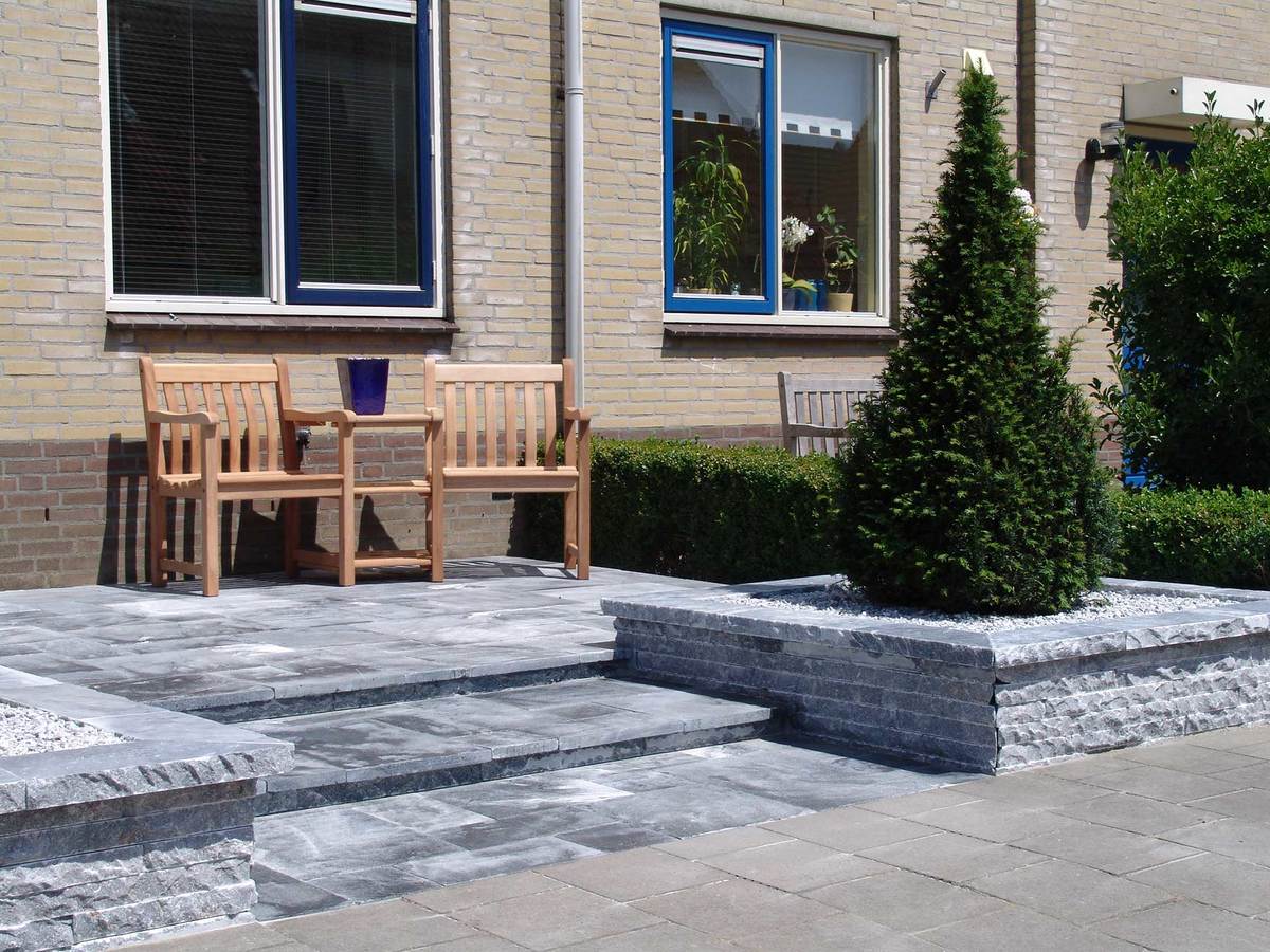 Front-terrasse med marmor fliser