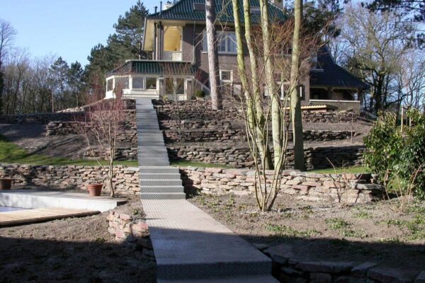 af1b8c382135bd85c9f4d7065dd4fe8c_f598