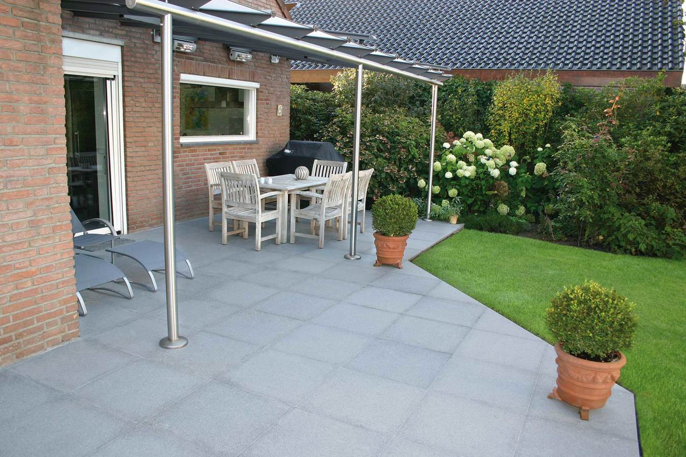 Terrasse med granitfliser