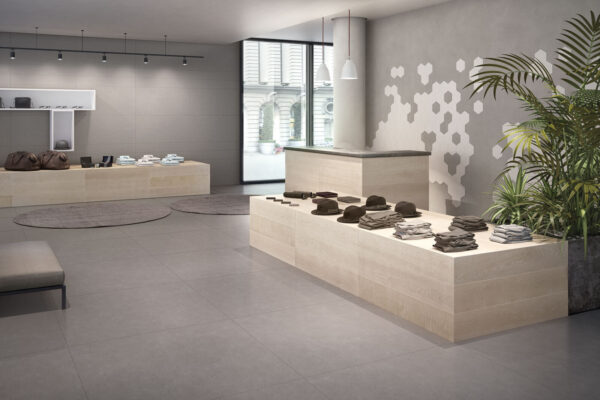 keope_grey_negozio_resina-grey-a-pavimento_legno-sand_a-parete-a-destra-resina-silver